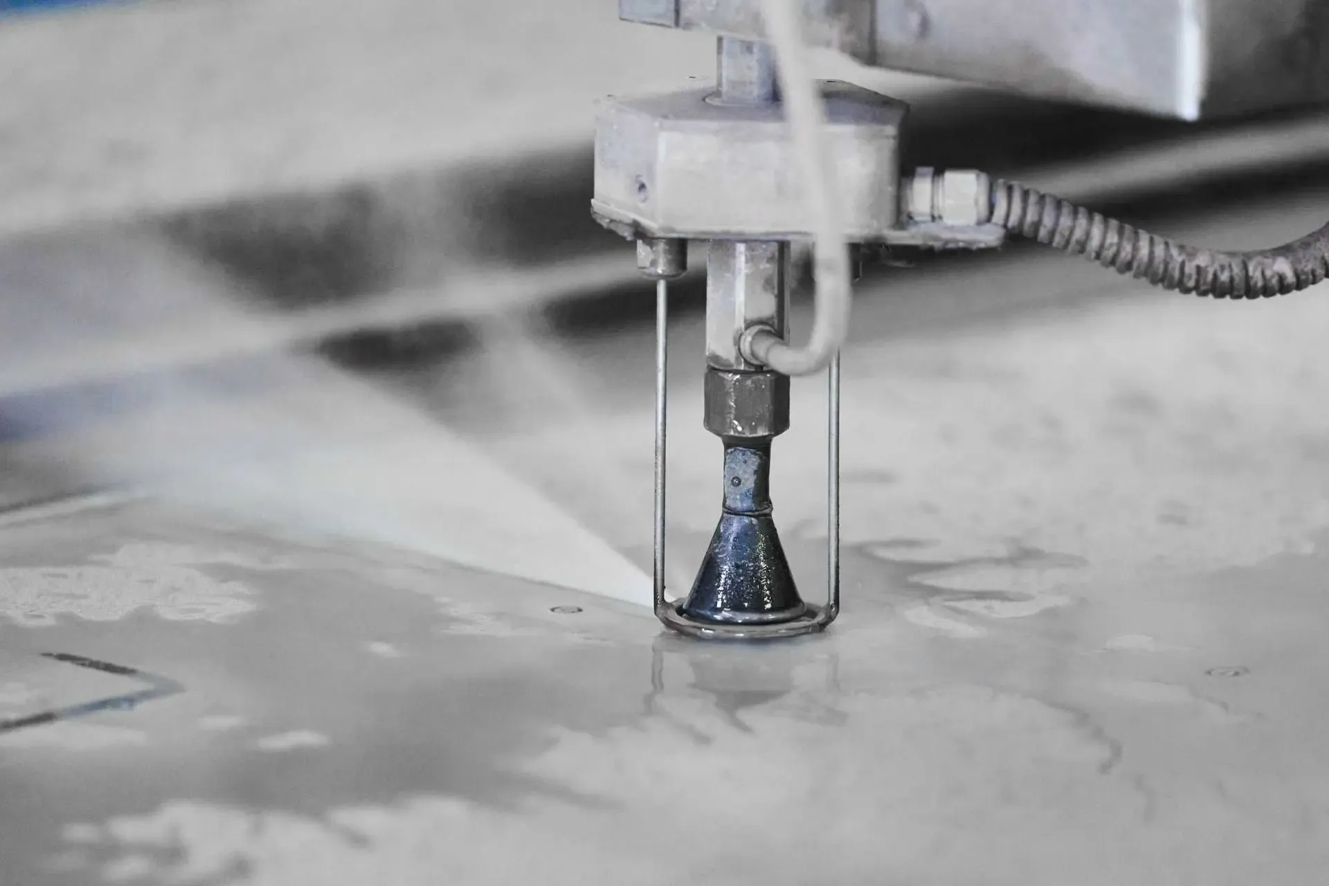 Waterjet cutting of metal components